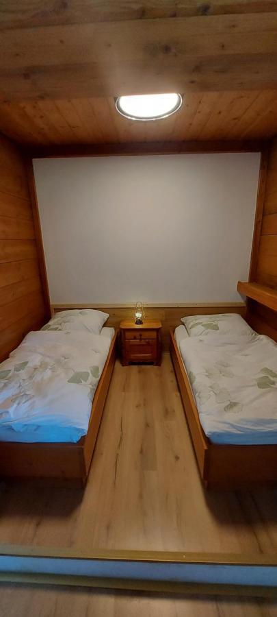 Ruhig Gelegene Ferienwohnung Im Gruenen Mit Terrasse Und Kleinem Garten Rotthalmuenster Exterior photo