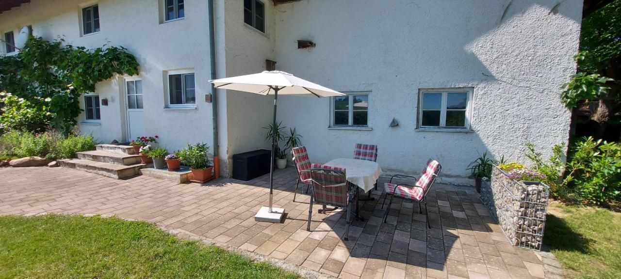 Ruhig Gelegene Ferienwohnung Im Gruenen Mit Terrasse Und Kleinem Garten Rotthalmuenster Exterior photo