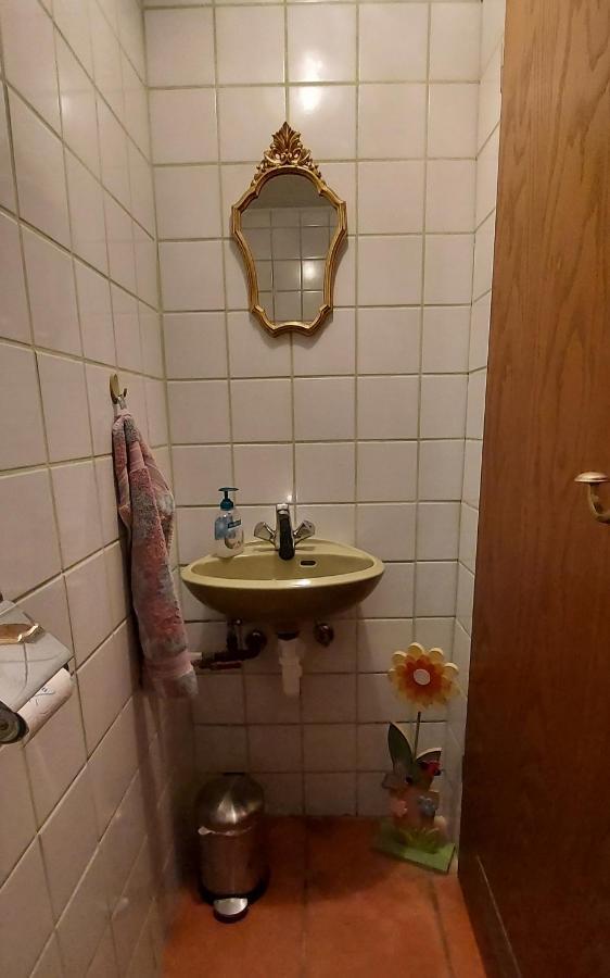 Ruhig Gelegene Ferienwohnung Im Gruenen Mit Terrasse Und Kleinem Garten Rotthalmuenster Exterior photo